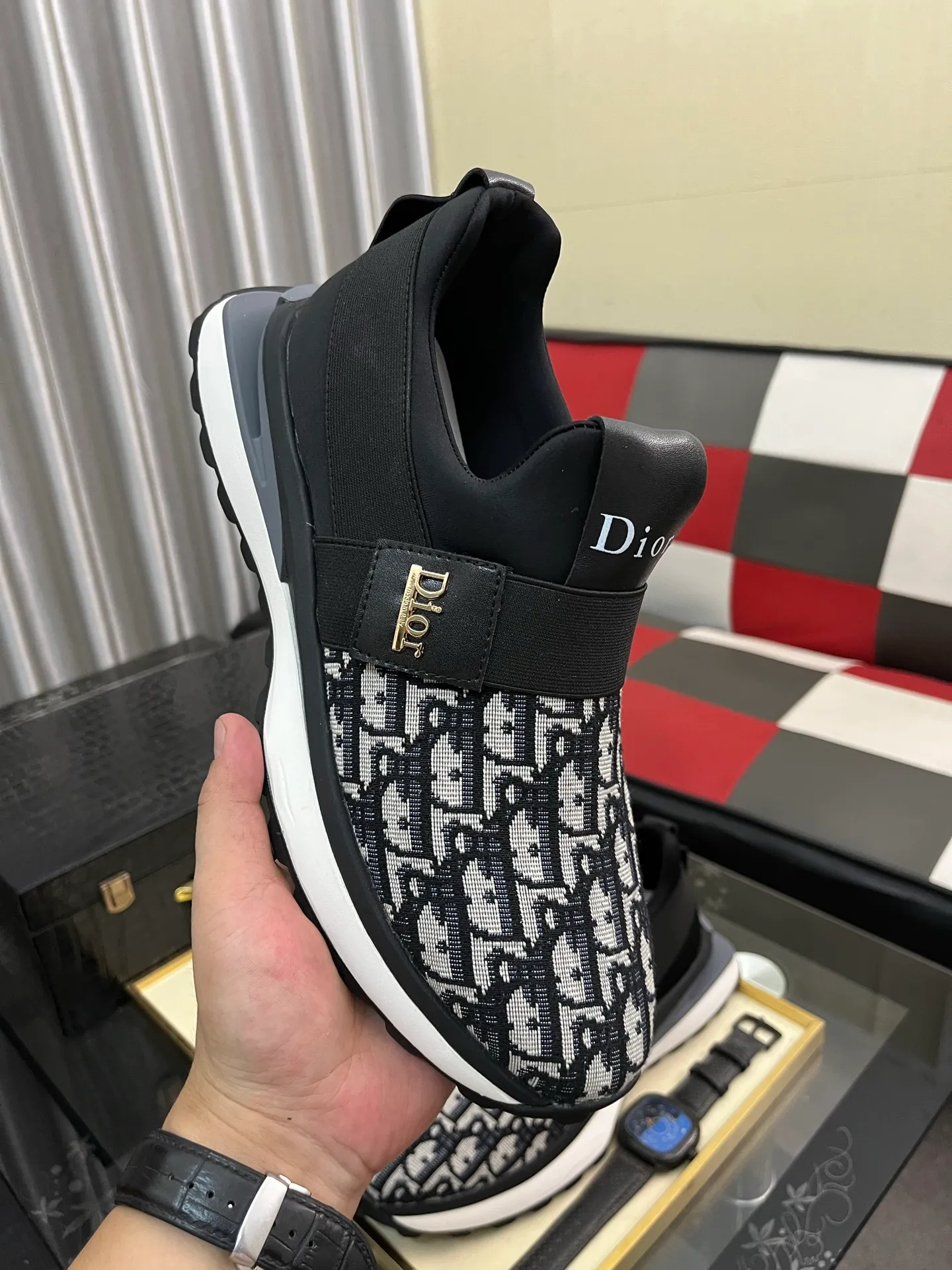 Men's Men's Shoes 💰458⌚️⌚️Dior [Dior] men's casual and trendy shoes are on the market! Strong British fashion style, the upper is made of nubuck leather with printed fabrics, comfortable pigskin lining, and original molded outsole. Designed by European and American masters, the perfect shape creates high quality, super versatile and very comfortable. High-end without losing taste, fashionable and novel! Code number: 38～442️⃣Colors available